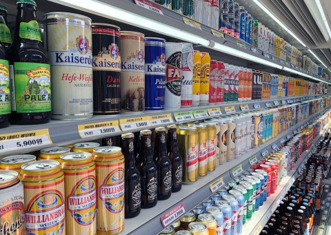 굿샵이 매경 창업&프랜차이즈쇼에 참가해 맞춤 상담을 실시한다. 사진은 굿샵이 판매하는 250여가지 수입 세계 맥주