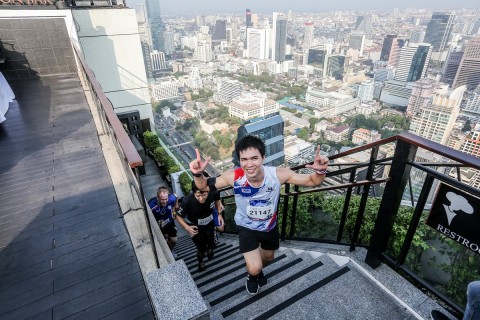 반얀트리 방콕이 마천루를 정복하며 자선단체의 기부금을 마련하는 수직 마라톤 대회를 연다