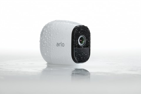 넷기어의 두 가지 충전 방식 무선 IP카메라 알로 프로