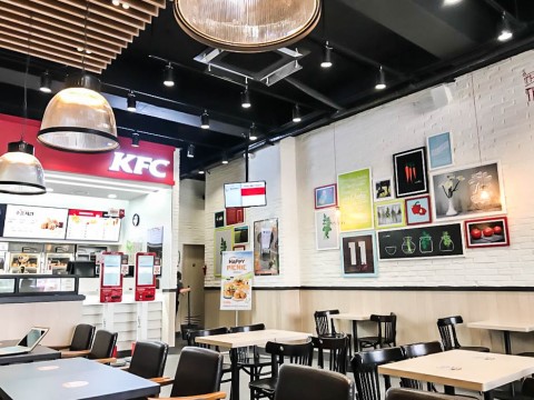 KFC 용인수지점 매장 전경