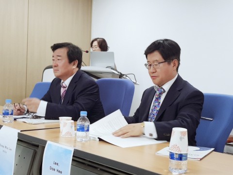 한국사회안전범죄 정보학회 이종화 회장(왼쪽)과 아시아공공행정학회(KAPA) 이대희 회장