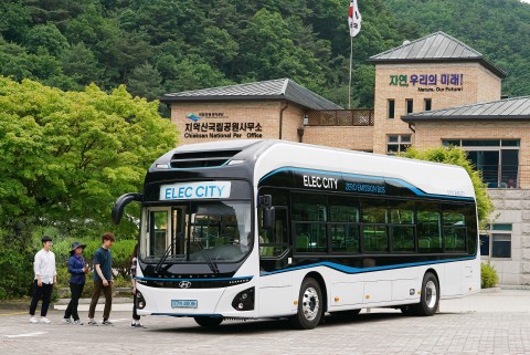 전국 4개 국립공원에서 1달간씩 순차적으로 관광객 셔틀버스로 시범 운영되는 현대자동차 친환경 전기버스 ‘일렉시티’