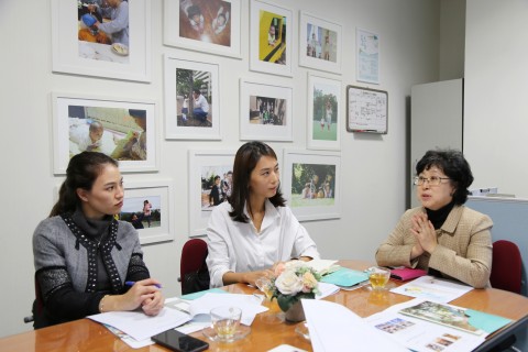 플리마켓 기획자인 올리비아와 김현정 대표가 홀트아동복지회와 만남을 가졌다
