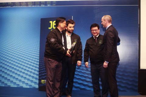 JEC ASIA 2017 행사에서 수상한 OCSiAl Asia Pacific팀
