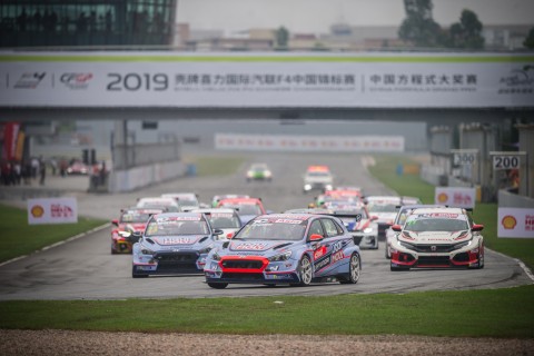 중국 주하이 인터내셔널 서킷에서 개최된 TCR 아시아 시리즈 두 번째 대회에서 i30 N TCR 등이 경주하고 있다