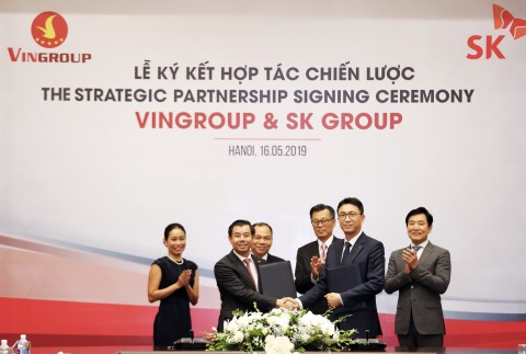 SK그룹이 베트남 빈그룹 지주회사 지분 약 6.1%를 10억달러에 매입하는 계약을 체결했다