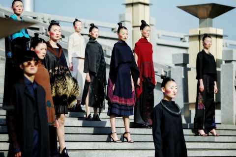 Xi‘an Chanba Ecological District: Fashion Show of “Terracotta Warriors” Held at Chang’an Pagoda Over...