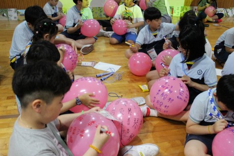 인천박문초등학교 샤오또우 중국어 여름방학 특강 한자이름 쓰기 활동