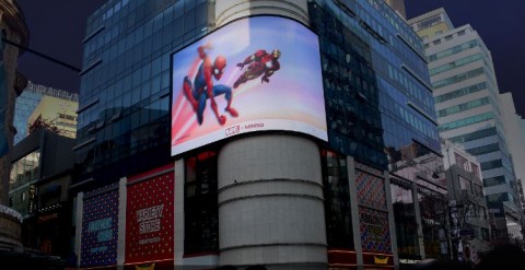 미니소와 마블이 세계 6개 대도시 주요 랜드마크에서 홍보 동영상을 동시 상영했다