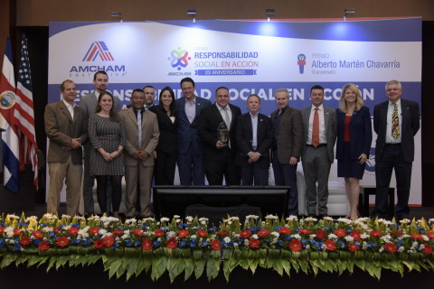 Dole Receives Social Responsibility Award from Costa Rican-North American Chamber of Commerce