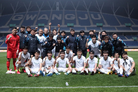 크린토피아가 성남FC와 공식 후원 협약을 체결했다