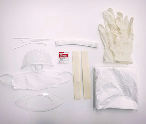 플라스틱 투명 위생마스크, 길이조절 끈, 고정용 벨크로, 라텍스 장갑, 알코올 스왑, 도안, 보건마스크, 비닐 식탁보로 구성된 립뷰 마스크 제작 키트