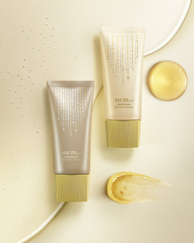 LG생활건강이 숨37° 로시크숨마 클렌징 2종을 출시했다