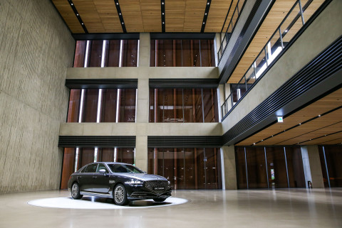 제네시스가 제네시스 수지를 개관한다