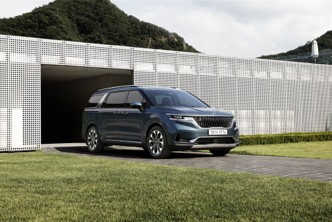 기아자동차가 4세대 카니발 사전계약 첫 날에 2만3006대를 돌파했다