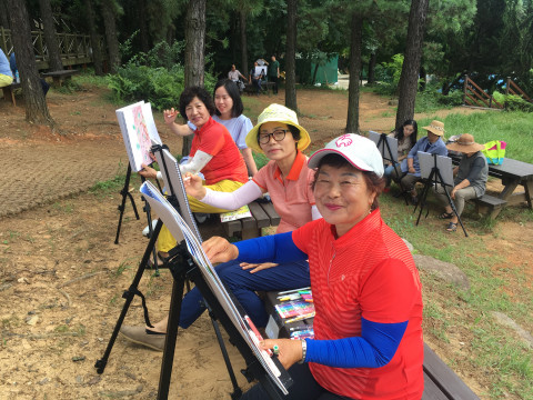 ‘실버와 뜨거운 청년의 기억’에 참여, 활동하고 있는 어르신들