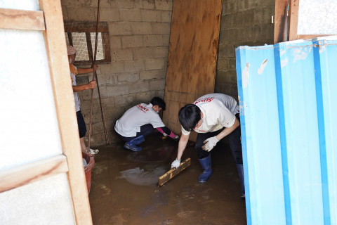 50여명의 SUNNY 출신 대학생들이 집중호우 피해가 심각한 합천, 담양을 자발적으로 찾아 수해복구 봉사활동을 진행했다