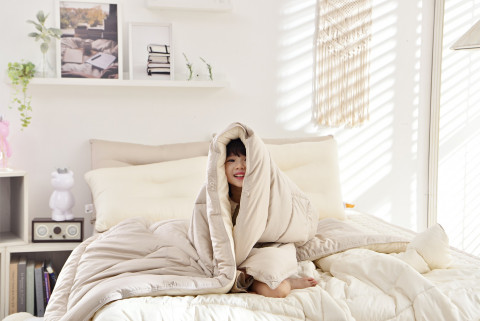 이브자리가 세탁과 건조가 편리한 라이젤 스팀 침구세트를 출시하고 기능성 라인업을 강화한다