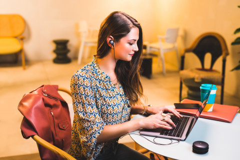 테크3의 유선 연결 라이프스타일 연출