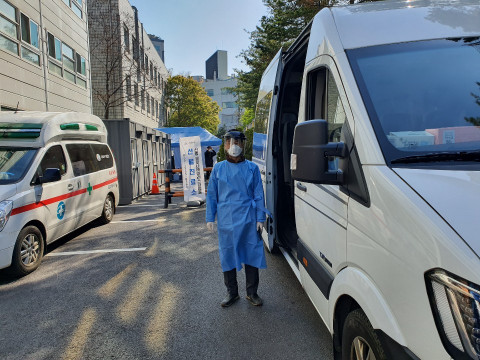 케이밴코리아가 방호차량을 이용한 해외입국자 귀가 지원 서비스를 동작구청과 마포구청으로 확대한다