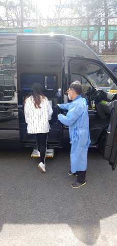 케이밴코리아가 방호차량을 이용한 해외입국자 귀가 지원 서비스를 동작구청과 마포구청으로 확대한다