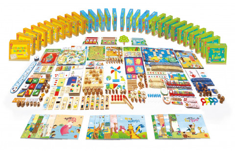 CMS에듀의 유아 영재 사고력 프로그램 유크레아는 스토리북, 액티비티북, 플레이키트로 구성된다