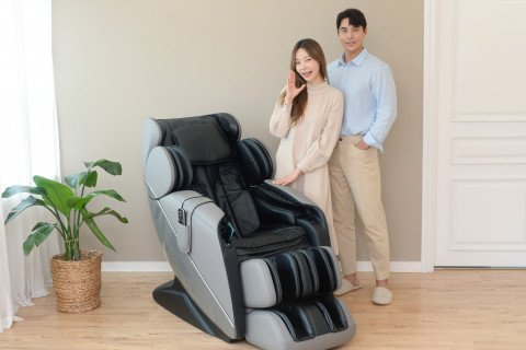 LG전자가 프리미엄 안마의자 LG 힐링미 몰디브 신제품을 출시했다