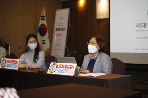 조영숙 양성평등대사가 포럼에서 발언하고 있다