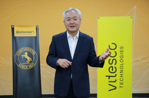 콘티넨탈 코리아가 개최한 2020 KWE 컨퍼런스에서 오희근 콘티넨탈 코리아 대표가 환영사를 말하고 있다