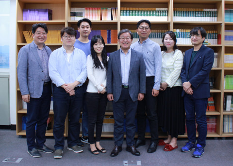 건국대학교 분단적대성연구팀