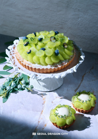 호텔 서울드래곤시티가 샤인머스캣 디저트 뷔페 샤인머스캣 스튜디오를 공개했다