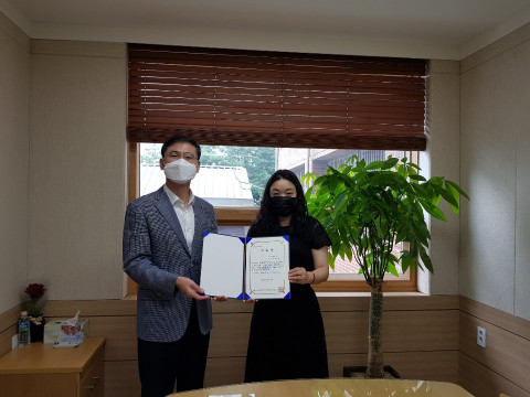 단국대 SW중심대학사업단 정혜진 교수가 강사 위촉식을 진행하고 있다