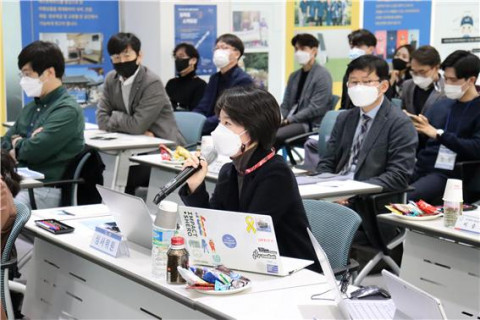 임팩트 스케일 업 심사에 참여한 소풍벤처스 홍지애 심사역