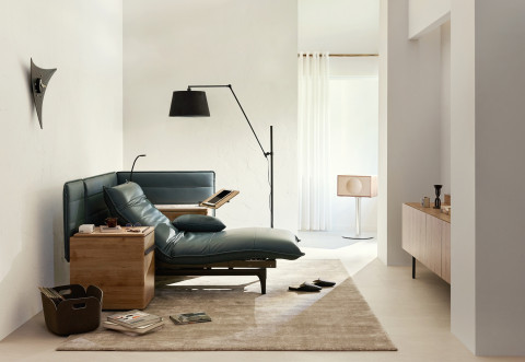 일룸이 신제품 플라세르 모션 라운지베드 사전 예약 판매를 실시한다