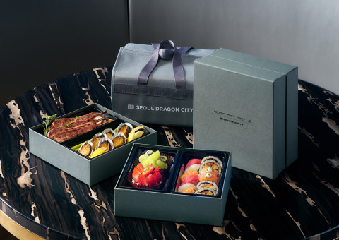 호텔 서울드래곤시티가 뷔페 인기 메뉴를 골라 담는 푸드 익스체인지 투 고 박스를 출시했다