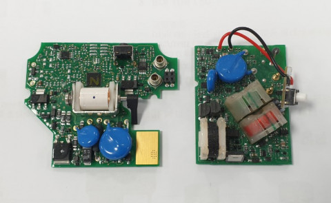 제일전기공업이 이튼사에 공급하는 AFCI PCB ASSEMBLY. AFCI PCB는 전기화재방지를 목적으로 시설하는 AFCI의 핵심부품으로, 유해한 아크를 감지해 선로를 차단한다