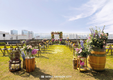 호텔 서울드래곤시티가 야외 테라스 인 스타일 하우스 웨딩 선보인다