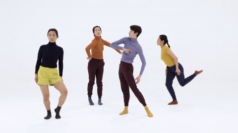 I Swear, I Am Not a Robot, 4채널 HD 비디오, 23분 53초, 2021