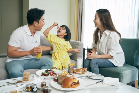 메리어트 인터내셔널 21개 호텔이 식음료 크레딧 포함된 다이닝 스테이케이션 패키지를 진행한다