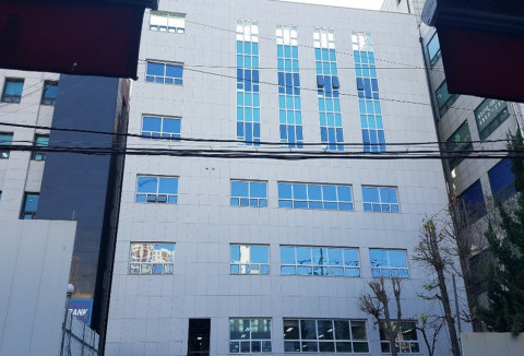 2021년 새롭게 개청한 한국법무보호복지공단 서울동부지부는 여성 출소자의 건전한 사회 복귀를 위해 다양한 서비스를 제공하고 있다