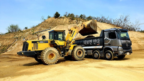 메르세데스-벤츠 5세대 덤프, 뉴 아록스