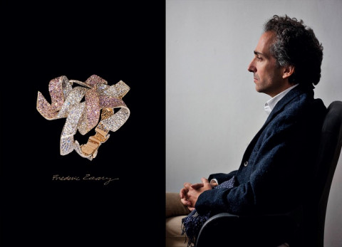 Disordered Ribbon Bracelet (2011, 좌); 보석 세공사 Frédéric Zaavy