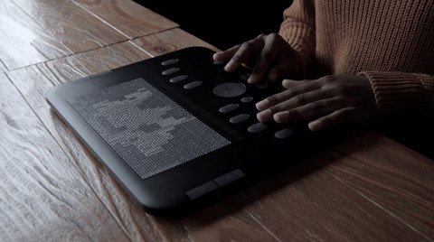 300셀, 2700개 핀으로 구성된 촉각 디스플레이 ‘닷 패드’