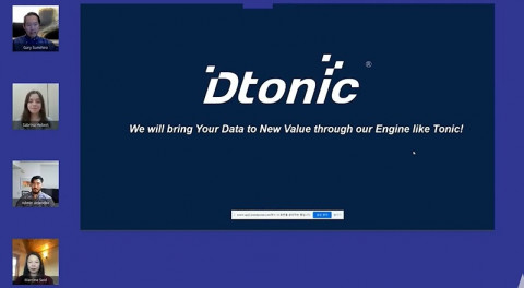 디토닉이 SelectUSA Tech 글로벌 피칭대회 아시아 지역 결선에서 온라인으로 피칭을 진행하고 있다