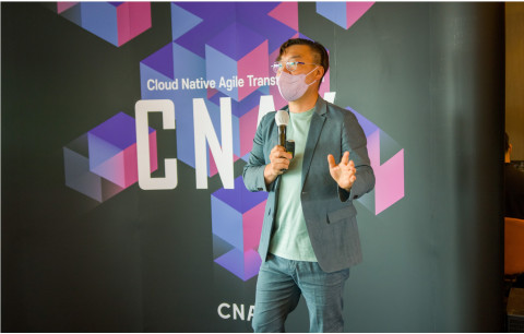 디지털엑스원 정우진 대표가 CNAX 행사장에서 발표를 하고 있다(자료 제공:디지털엑스원)