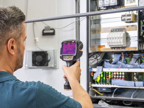 테스토의 열화상카메라 testo 883