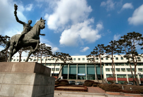아주대학교 글로벌미래교육원이 2021학년도 2학기 심리학전공 신입생을 모집한다