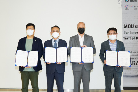 경기창조경제혁신센터가 △BMW 그룹 코리아 △한국무역협회 △퓨처플레이와 국내 유망 스타트업 발굴을 위한 업무 협약(MOU)을 맺고 ‘BMW 테스트베드 프로젝트’를 시작한다