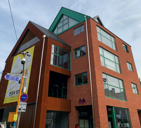 문래창작촌 중심에서 쉽게 찾아갈 수 있는 술술센터