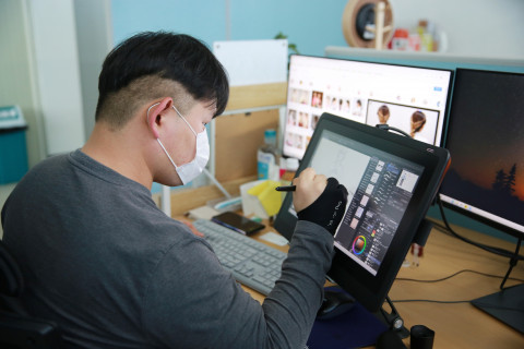 콘텐츠산업 청년 일자리 리쇼어링 프로젝트를 통해 투니토리에 입사한 박진영 작가